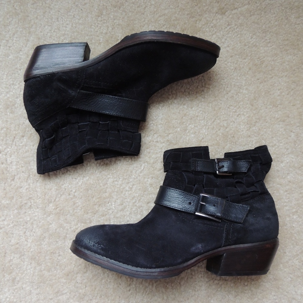 Adam Tucker by Me Too Boots